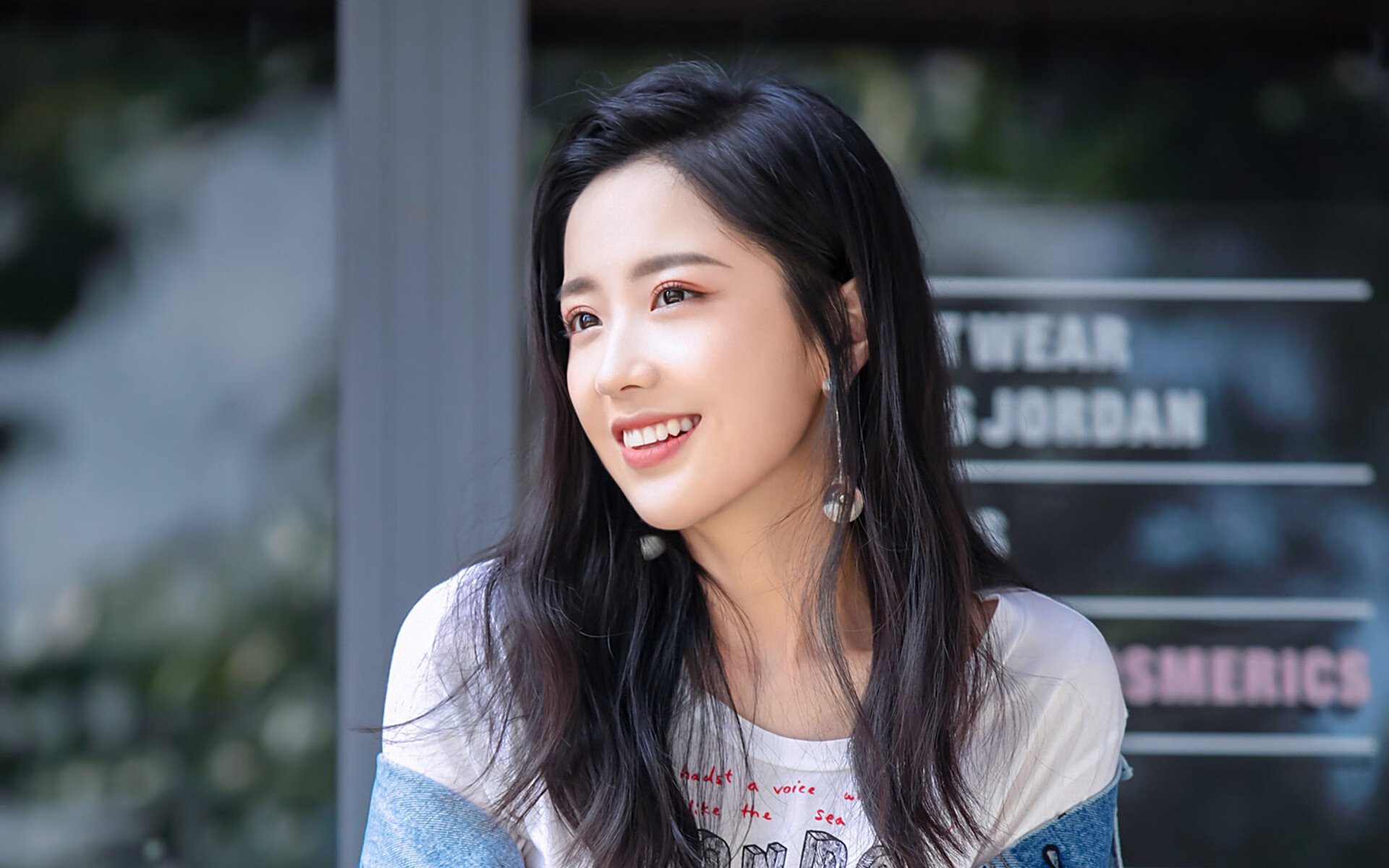 女足比赛球队士气高昂，备战如火如荼，女足小组出局